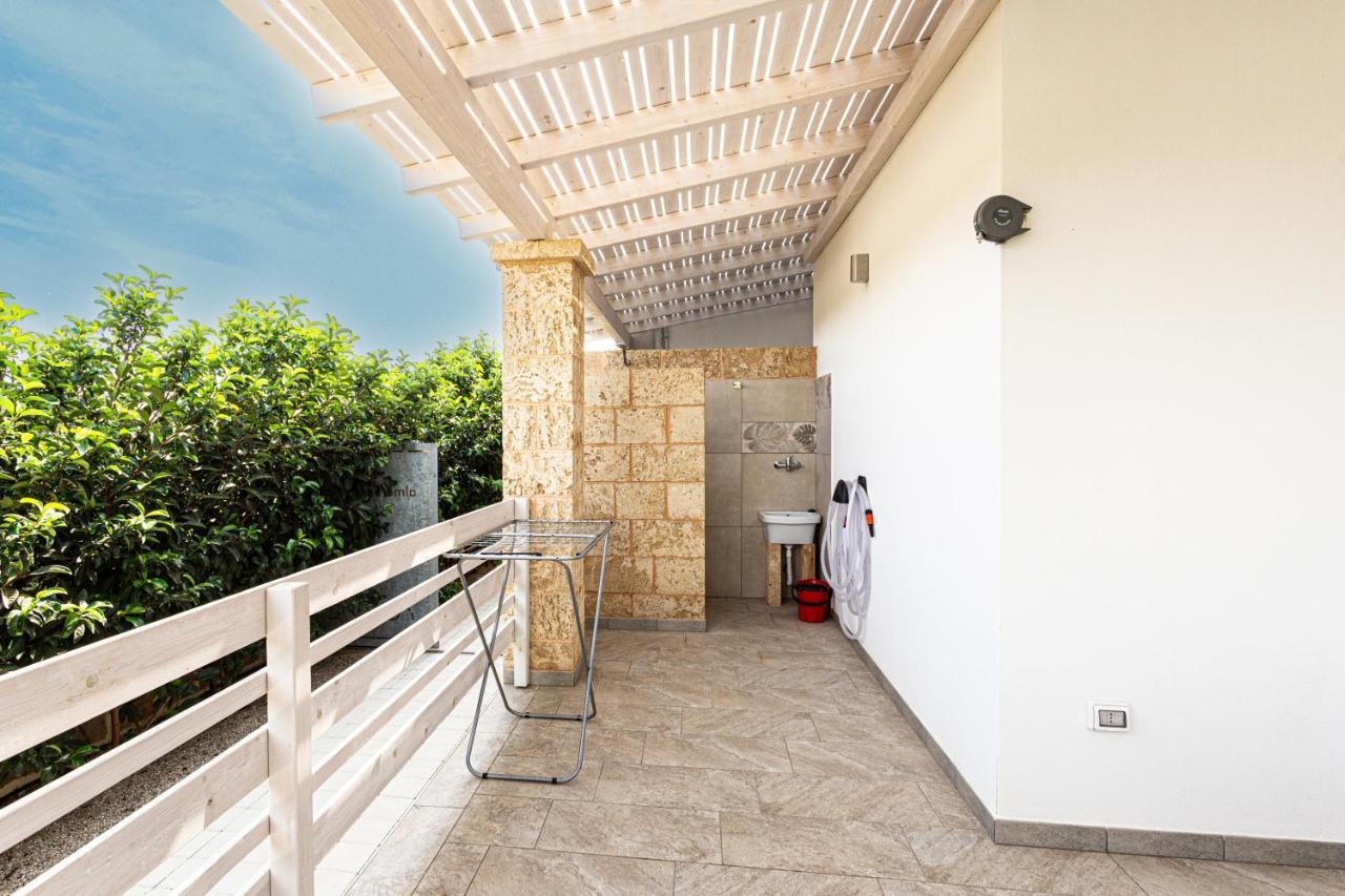 Resort Almaredamarra Con Piscina E Idromassaggio Sul Mare Torre San Giovanni Ugento Exterior photo